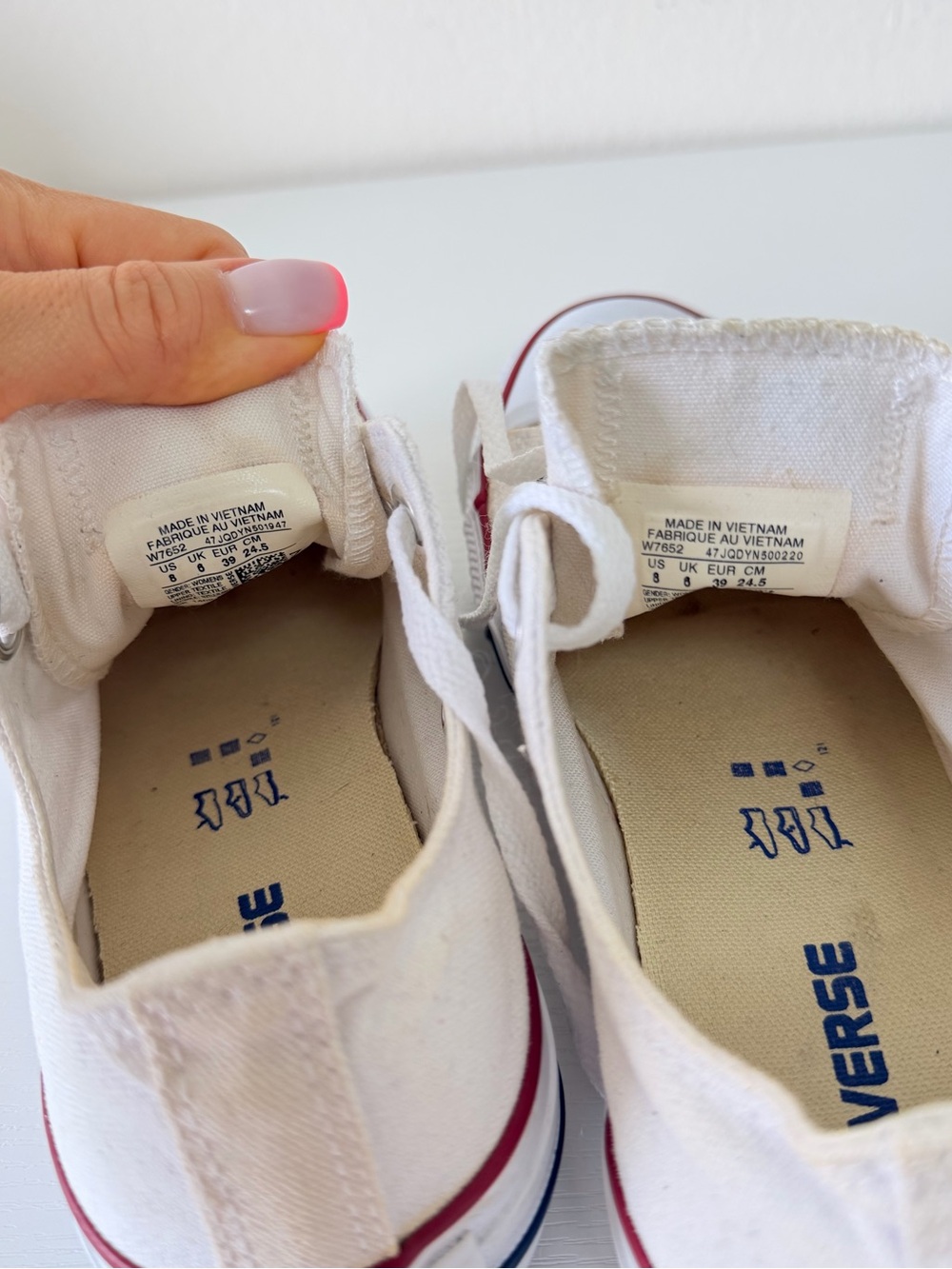Converse Low Top Sneakers - White with Red and Navy Trim Size 8 Women - Picture 8 of 8